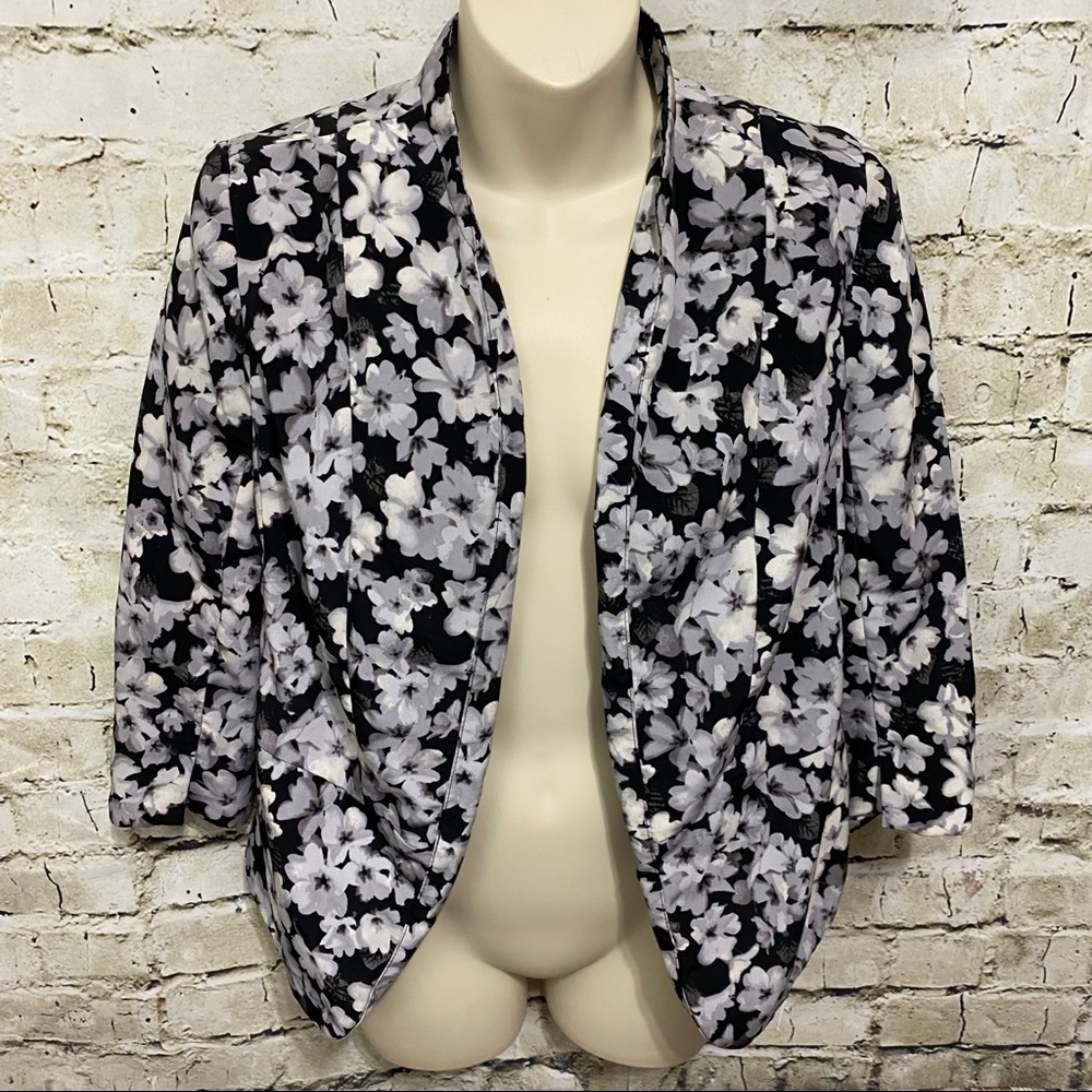Lauren Conrad Black Floral Print‎ Open Front Blazer